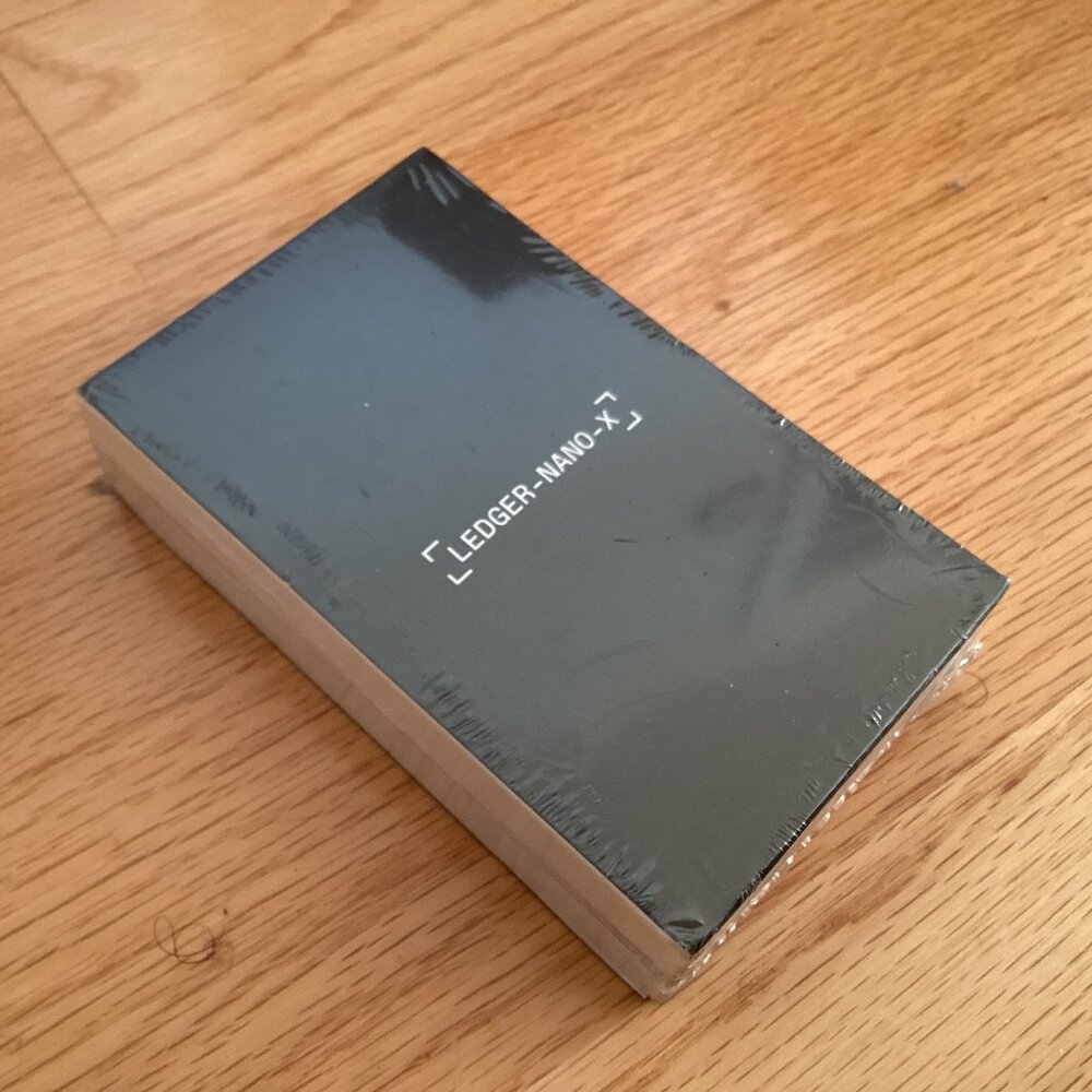 LEDGER-NANO-X  NWT!